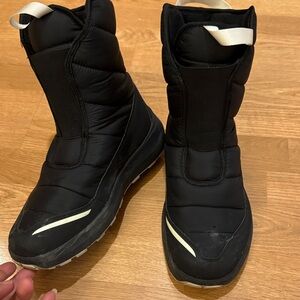 Dynafit Women's Black Winter Boots/after ski shoes size S